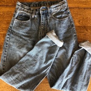 Brandy Melville Boyfriend Jeans